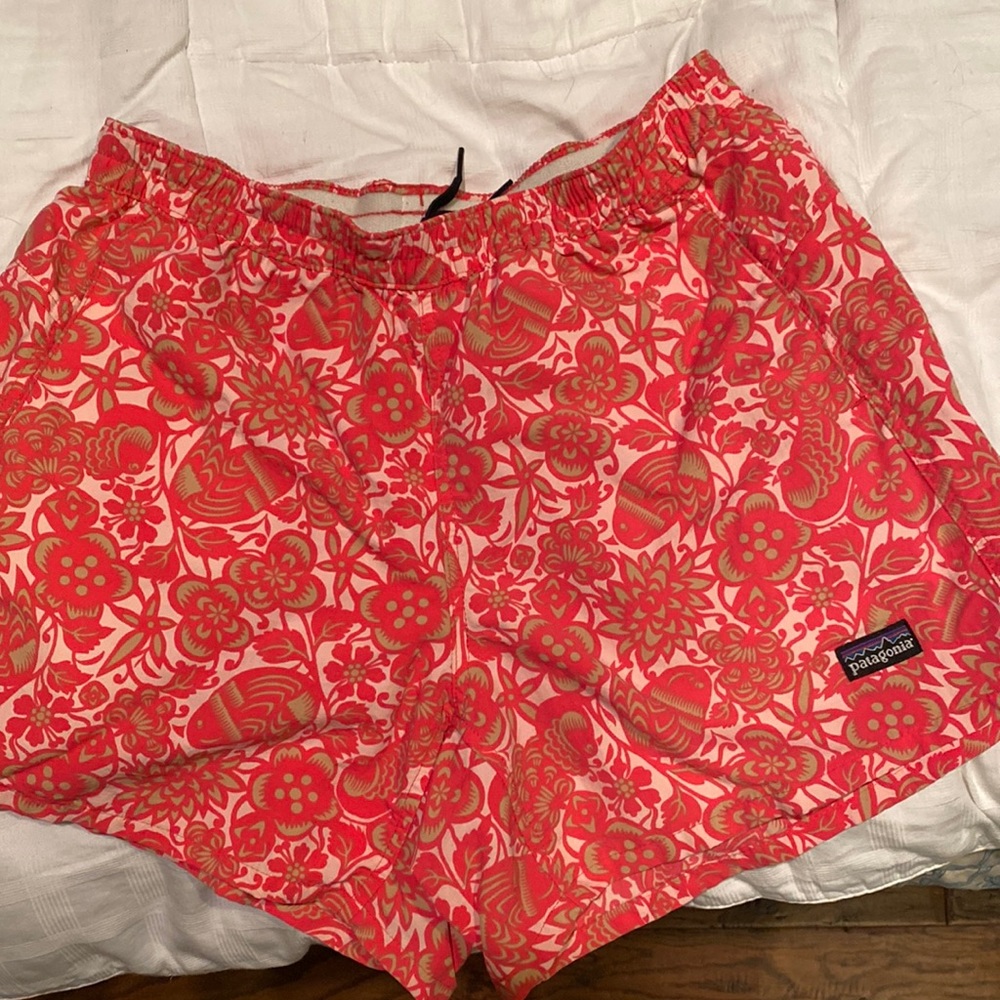 Printed Patagonia shorts gently worn